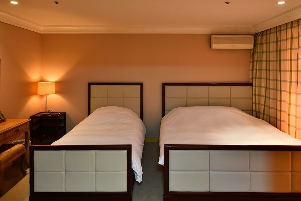 Lake Hills Jeju Resort Seogwipo Bagian luar foto
