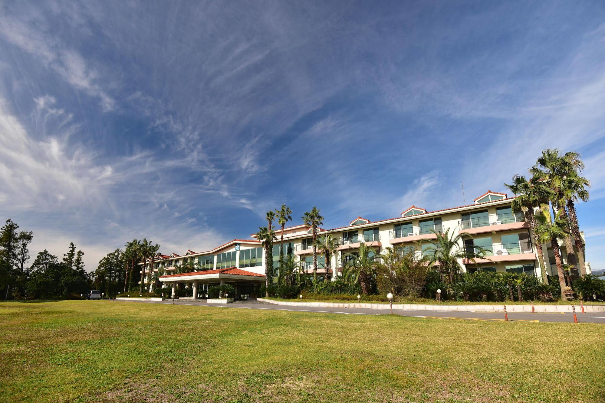 Lake Hills Jeju Resort Seogwipo Bagian luar foto