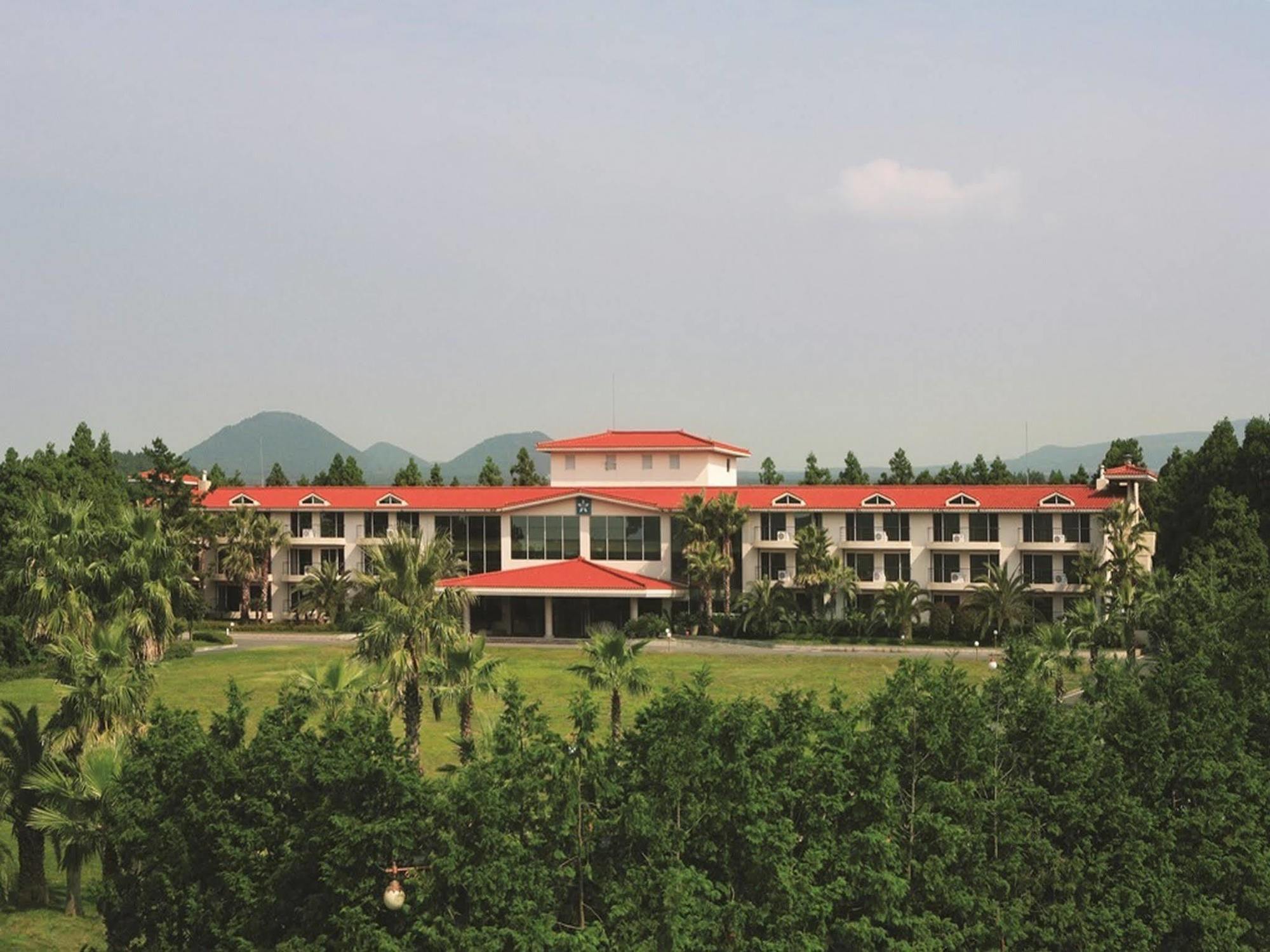 Lake Hills Jeju Resort Seogwipo Bagian luar foto